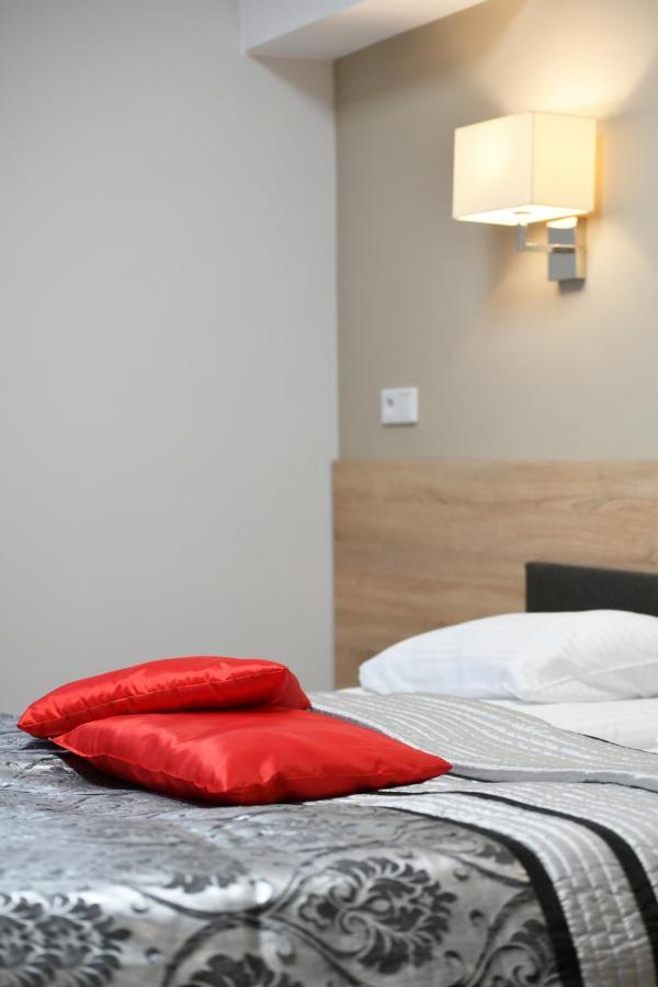 Bed and Breakfast Fotex Ząbki Esterno foto